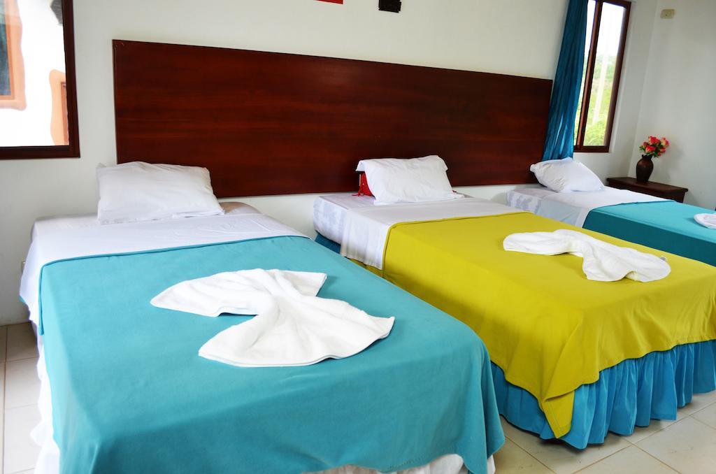 Piedras Blancas Lodge Puerto Ayora  Room photo