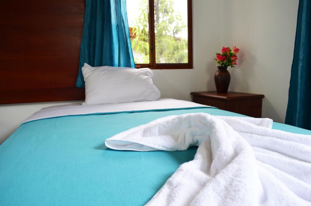 Piedras Blancas Lodge Puerto Ayora  Room photo