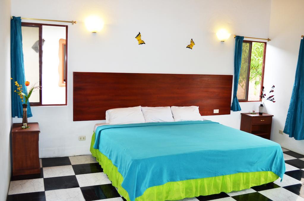 Piedras Blancas Lodge Puerto Ayora  Room photo