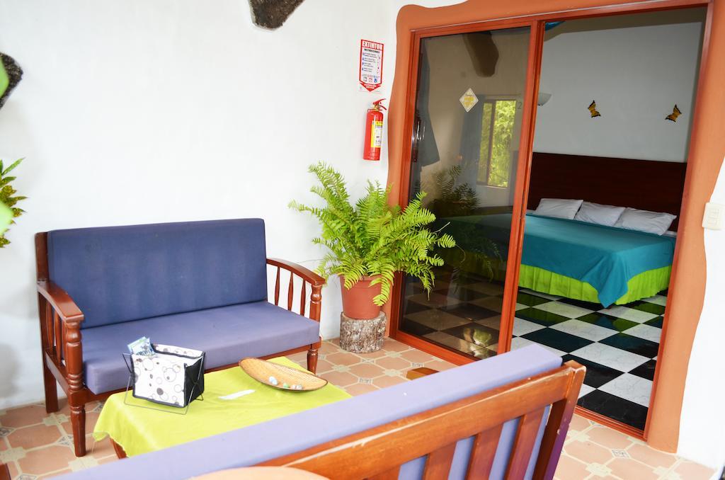 Piedras Blancas Lodge Puerto Ayora  Room photo