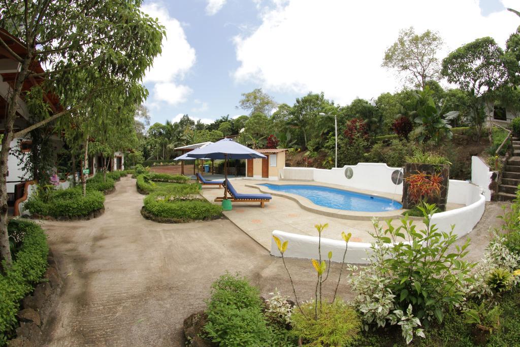 Piedras Blancas Lodge Puerto Ayora  Exterior photo